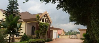 Joe Rians Luxury Apartment