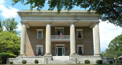 PERFECT LISTING !!! House in Historic Chickamauga