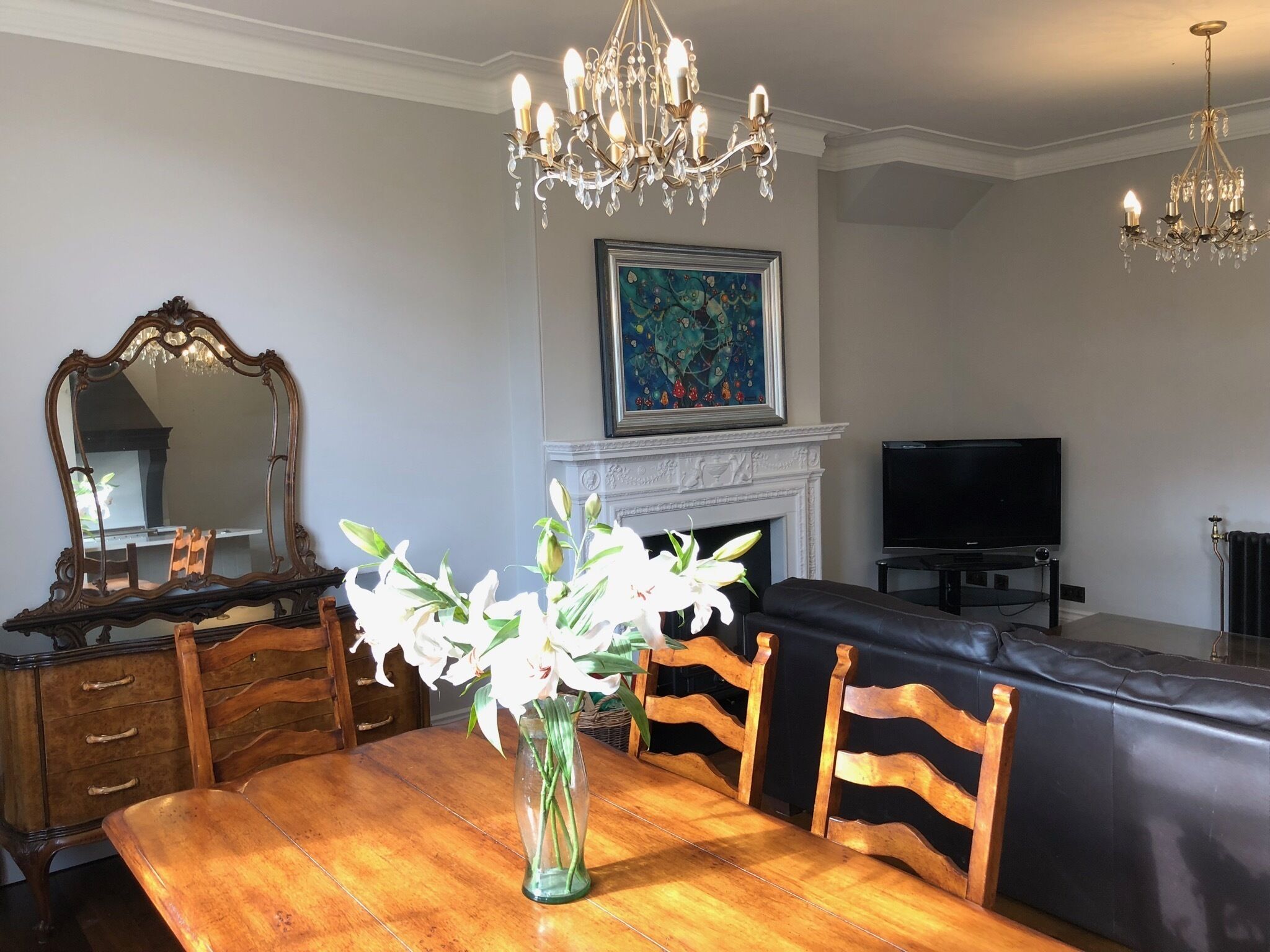 Smart TV, caminetto, videoteca, studio