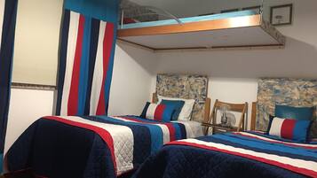 3 bedrooms, in-room safe, iron/ironing board, WiFi