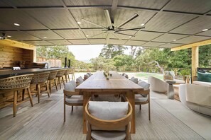 Outdoor dining
