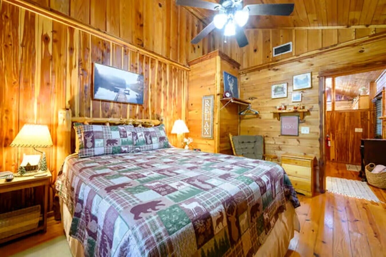 2 chambres, fer et planche à repasser, Wi-Fi gratuit, draps fournis