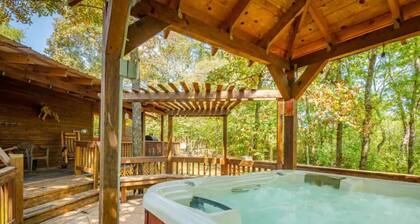 Red Fox Den Luxury Cabin