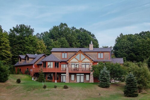 Escape to Nature. Indulge in Comfort. Create Unforgettable Memories.