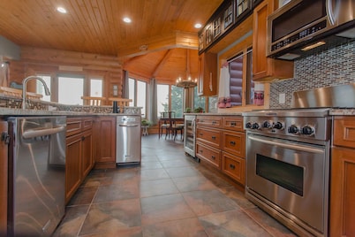 Escape to Nature. Indulge in Comfort. Create Unforgettable Memories.