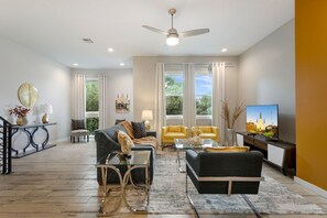 TV - Newly renovated 3-Story Home w/ Pool, Garage & Balconies (New Orleans)