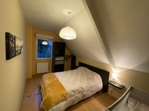 3 quartos, ferros/tábuas de passar roupa, berço de viagem, Wi-Fi