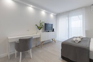 1 bedroom, desk, soundproofing, iron/ironing board - Penthouse "Sky 17" apartment with balcony (Zagreb)
