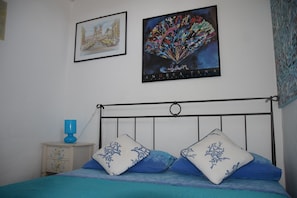 3 bedrooms, iron/ironing board, travel cot, free WiFi