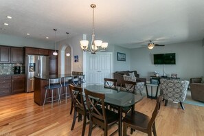 Interior - Lakefront Condo Sleeps 7-3br/2ba private beach/balcony/indoor pool specials-ask (Geneva)