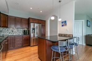 Fridge, microwave, oven, stovetop - Lakefront Condo Sleeps 7-3br/2ba private beach/balcony/indoor pool specials-ask (Geneva)