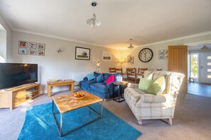 TV, fireplace - Downlands, Burnham Market, Norfolk (Burnham Market)