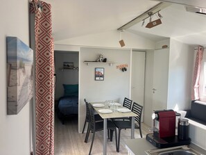 2 bedrooms, WiFi - 4-6 person bungalow at Dune de Contis (Saint-Julien-en-Born)