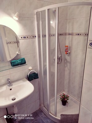Shampooing, papier de toilette