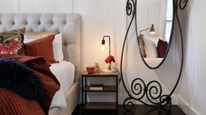 4 bedrooms, iron/ironing board, travel cot, Internet - Fontaine - Glamorous 4 bedroom with Free Wifi (Daylesford)