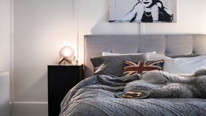 4 bedrooms, iron/ironing board, travel crib, internet