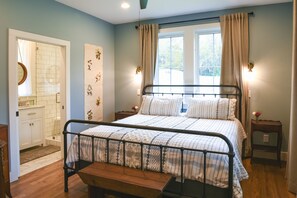 4 bedrooms, desk, blackout curtains, iron/ironing board