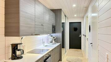 Réfrigérateur, micro-ondes, lave-vaisselle