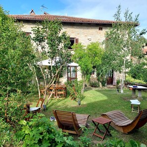 Outdoor dining - Casa Clelia: the gem in the heart of the Langhe (Loazzolo)