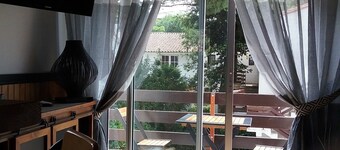 A PRETTY STUDIO IN THE GREENERY
