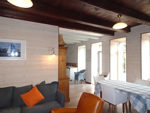 TV, fireplace, DVD player, books - In "Brittany" the weather is fine... several times a day!(cancaleloca on the web) (Cancale)