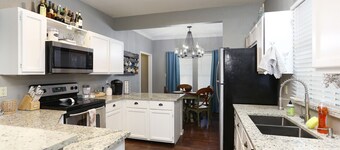 Relax, Dine, Shop! Cozy Downtown Boerne Home, Less Than 1 Mile from Main St!