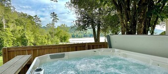 Getaway at The Magnolia Suite - Pool, Hot tub, fire pit, kayaks, & lake access!