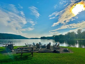 Outdoor dining - Getaway at "The Magnolia Suite" Pool, Hot tub, fire pit, kayaks, & lake access! (Cedar Bluff)