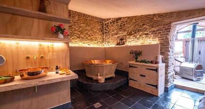 Hen Party House Sleeping 13: Private Spa & Catering
