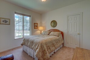 4 quartos, Wi-Fi de cortesia, roupa de cama