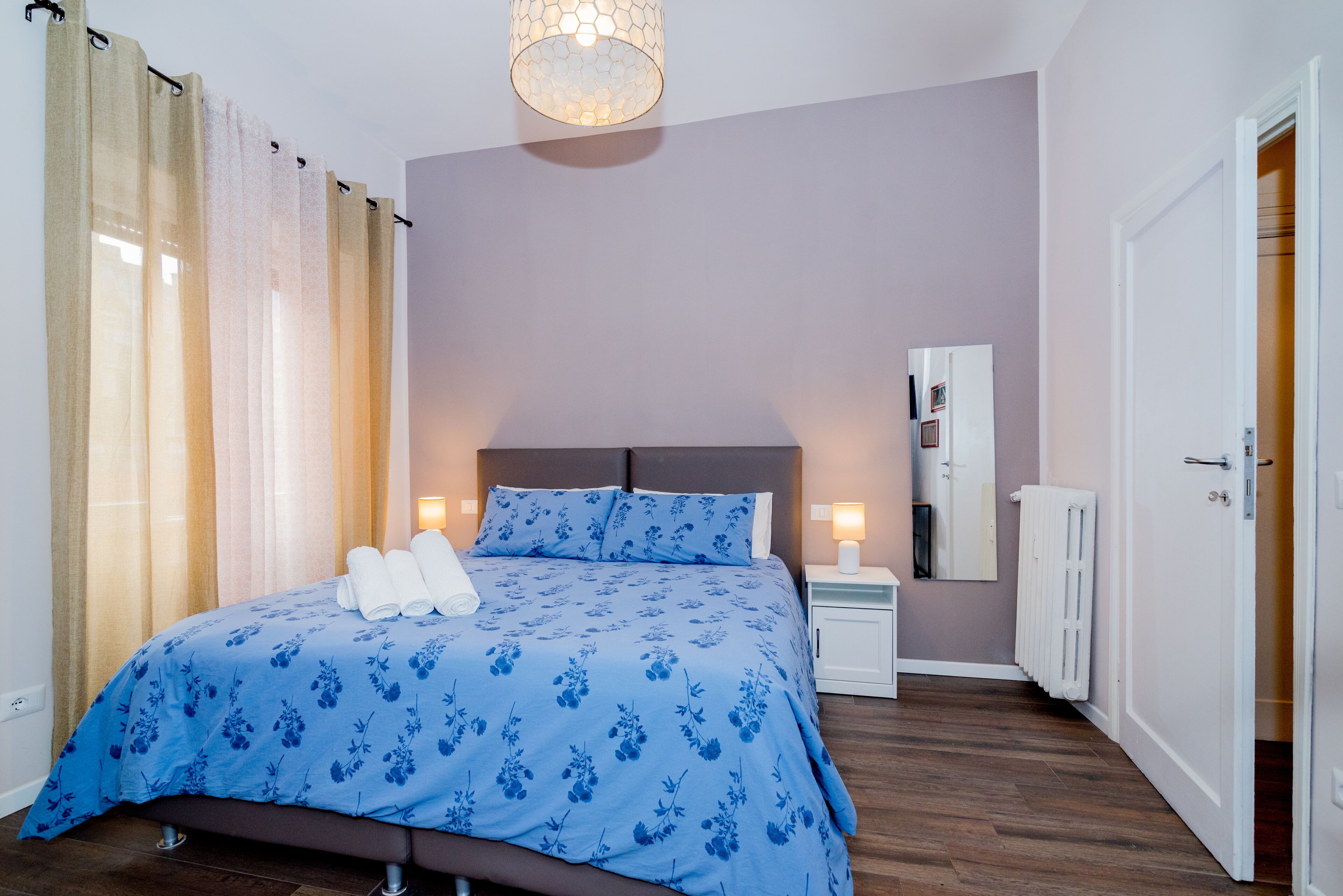 2 多间卧室、熨斗/熨衣板、WiFi、床单