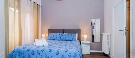 2 多间卧室、熨斗/熨衣板、WiFi、床单