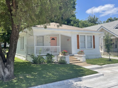 Clay Cottage- Magnolia, Baylor and Downtown Waco