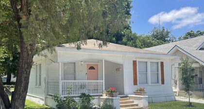 Clay Cottage- Magnolia, Baylor and Downtown Waco