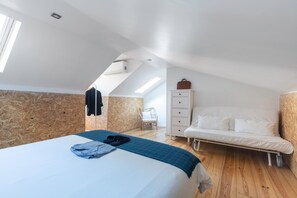 1 chambre, fer et planche à repasser, accès à Internet, literie fournie