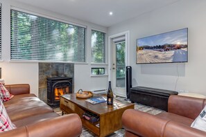 Télévision, cheminée