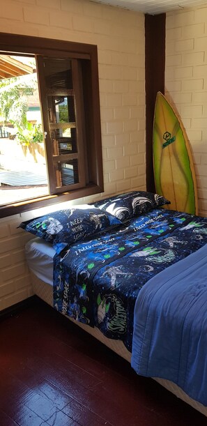 4 quartos, ferros/tábuas de passar roupa, Wi-Fi, roupa de cama