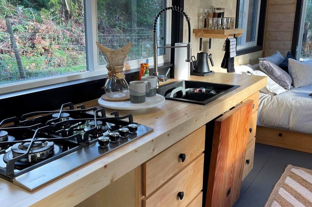 The Nest - Brand New Cabin with Hot Tub