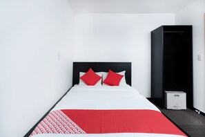 Habitación doble, no fumadores | Escritorio, wifi gratis, ropa de cama