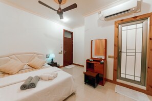6 slaapkamers, een strijkplank/strijkijzer, gratis wifi, beddengoed