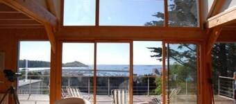 Villa récente ossature bois avec vue panoramique sur le Port et les îles.