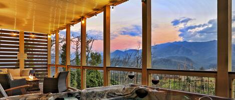 Outdoor spa tub