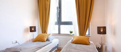 2 多间卧室、办公桌、熨斗/熨衣板、WiFi