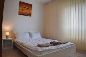 1 chambre, fer et planche à repasser, accès au Wi-Fi (inclus)