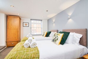 1 bedroom, desk, iron/ironing board, WiFi