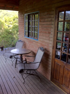 Outdoor dining - Sitio Pindorama / House with panoramic view (Gonçalves)