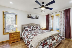 5 bedrooms, iron/ironing board, WiFi, bed sheets