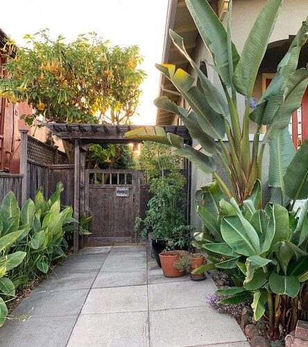 Walk to trendy Temescal & College Ave - 2+ BR