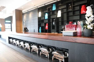 Breakfast, lunch, dinner served; local and international cuisine 