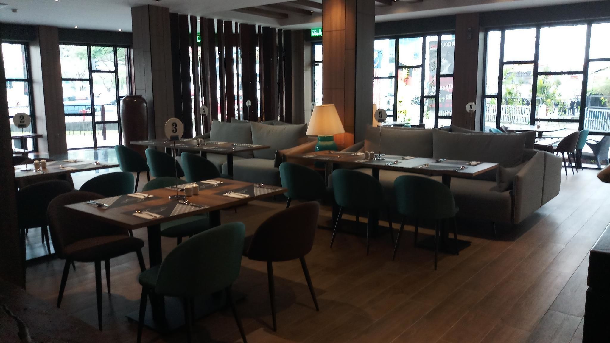 Sarapan, makan tengah hari dan makan malam dihidangkan 
